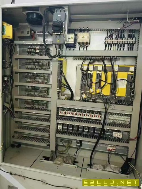 海天800臥式加工中心，帶中心出水九成新機器，新機半.