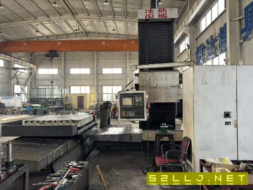中捷6513數控刨臺鏜床。工作臺1.6米1.8米，三軸行程XY.