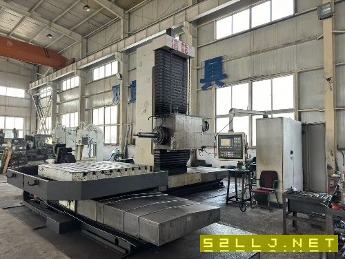 中捷6513數控刨臺鏜床。工作臺1.6米1.8米，三軸行程XY.