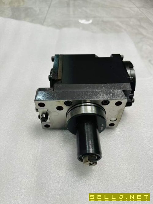 全新的馬扎克車銑復合動力頭，X軸和Z軸都有多只，日本.