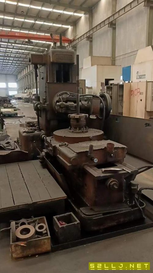 小日本精工滾齒機，工作臺800。