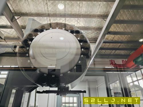 全新1580重型加工中心。三菱M80系統。BT50主軸皮帶6000轉，24把刀臂式刀庫.
