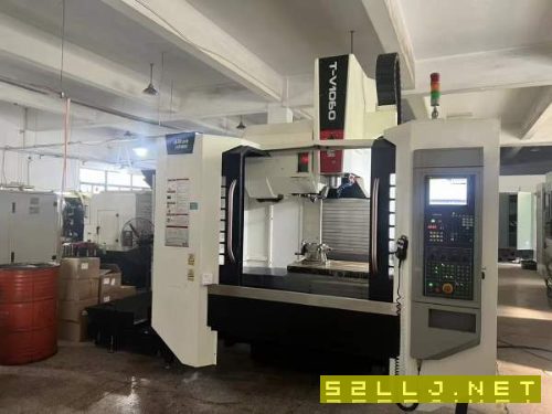 臺群1060加工中心，帶臺灣德川170四軸安裝少用。品牌:.