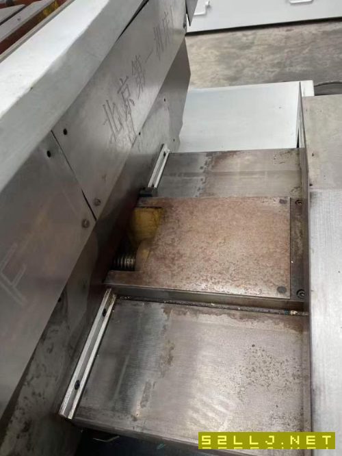兩臺北京一機714數控銑床，一臺發那科MC系統，一臺西.