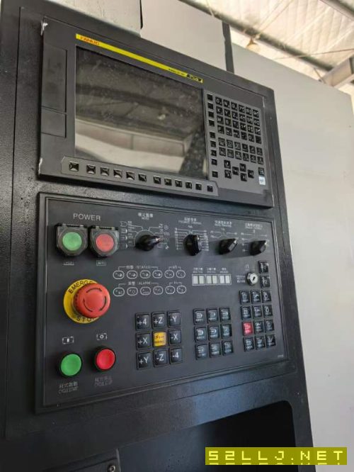 臺功1580立式加工中心兩線一硬滾柱導軌.Y軸四導軌發那.