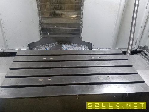 深圳澤冠，三線960皮帶10000轉，在位BT40精度一絲。