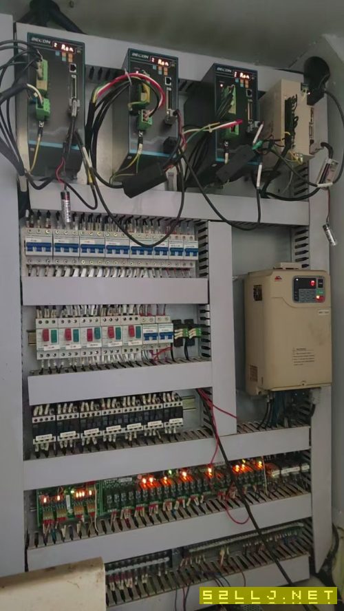 19年1370加工中心3臺