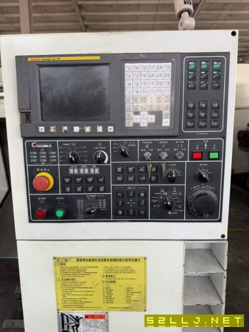 程泰GLS2000e數控車床機器9成新，發那科oi-TF系統8寸.