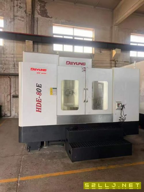 剛剛買下23年德?lián)P800單工作臺(tái)臥加yomgkq兩臺(tái)，1號(hào)準(zhǔn)新.