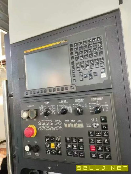 臺功855加工中心，法納克MFplus系統(tǒng)，主軸皮帶10000轉(zhuǎn).