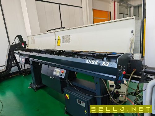 同款兩臺日本津上走心機B0325-II，棒料通過尺寸32mm，.