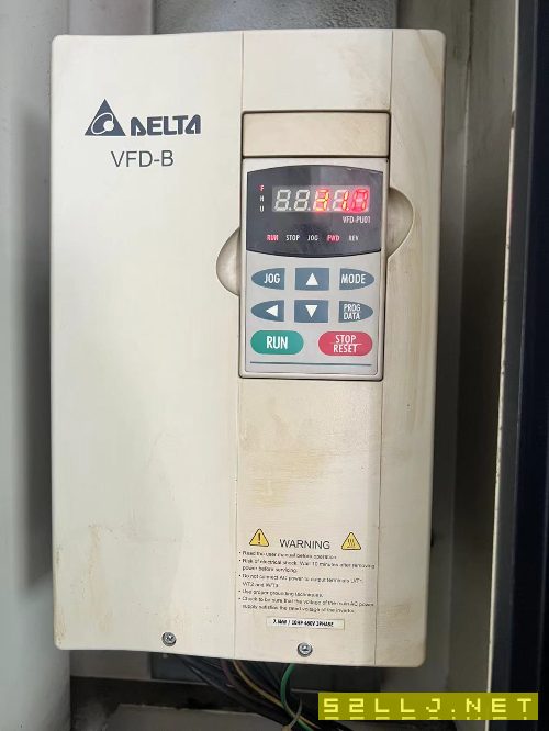 佳瑞特8070雕銑機，新代系統，安川電機驅動，ER32主軸，24000轉，三軸移動.