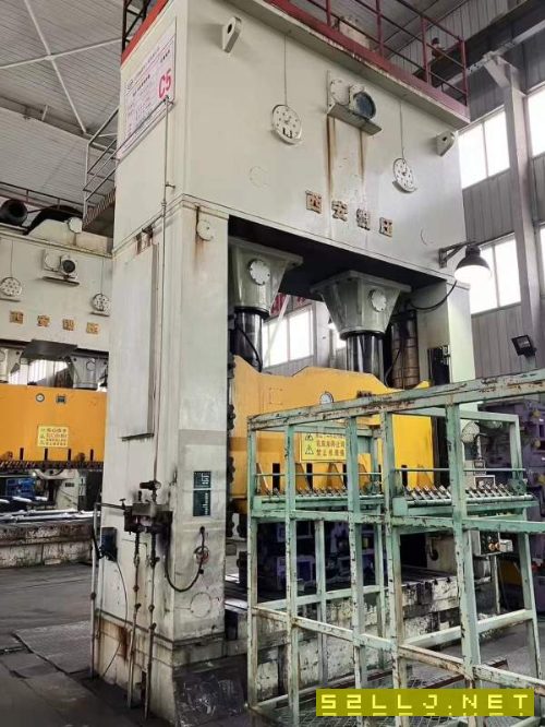 西安鍛壓機床廠閉式雙點壓力機j36-400工作臺尺寸2800x.