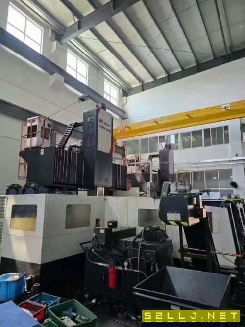 紐威3018數(shù)控龍門，滿配工作臺31.6米，門寬1.8米，方.