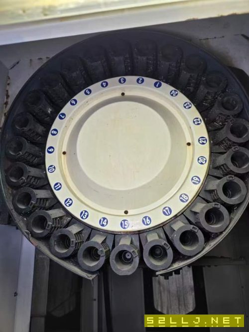 臺(tái)灣穎元AU855重型加工中心，配發(fā)那科MD系統(tǒng)，BT40主.