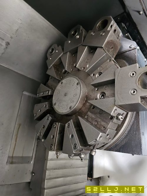 威亞L210A數控車床，8寸卡盤，帶對刀儀，12工位刀塔，.