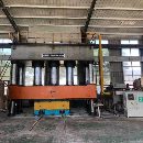 南通鍛壓2000噸，臺面2米x4米，開口2.5米，油缸行程1.7米，新機.