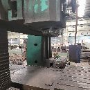 工廠在位，南通京鼎龍門銑，三個銑頭。