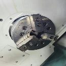 剛剛到貨一臺2021年準新斗山235車床，8寸三千里液壓卡.