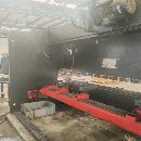 金方圓 100噸數控折彎機， 正常工作