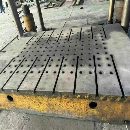 南通皋液630T四柱液壓機(jī)，同款2臺(tái)，移動(dòng)工作臺(tái)2X3米，.