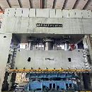 沈陽工廠剛剛買下二臺南通框架液壓機。一臺1600噸，有.