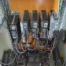 匈牙利500雙工作臺臥加，鑲鋼導軌滾柱滑塊，轉臺一度一分，60把鏈式刀庫。.
